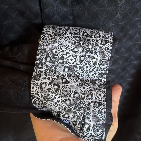 Robert Graham shirt - Picture 2 of 5